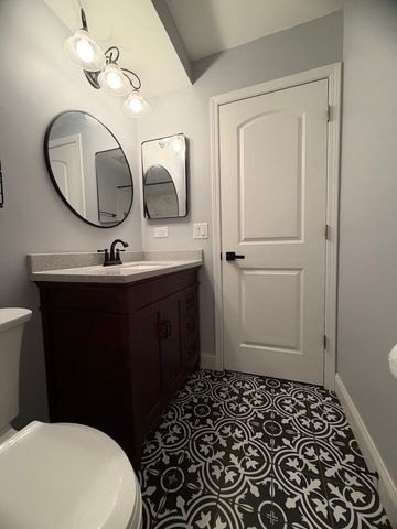 950 E Wilmette Road 121, Palatine, IL 60074