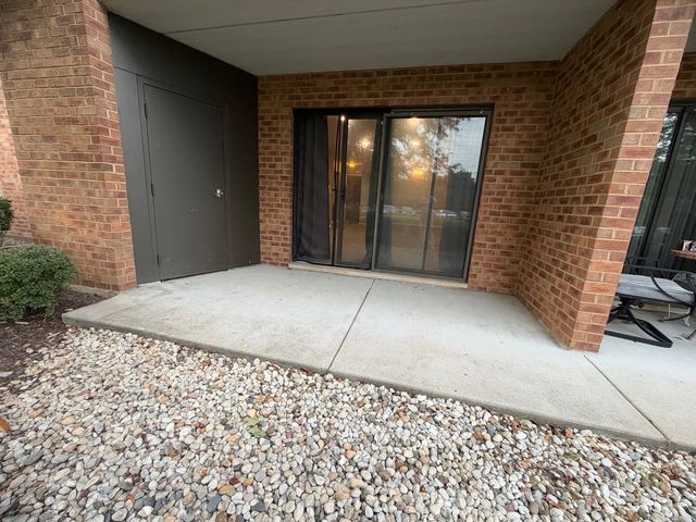 950 E Wilmette Road 121, Palatine, IL 60074