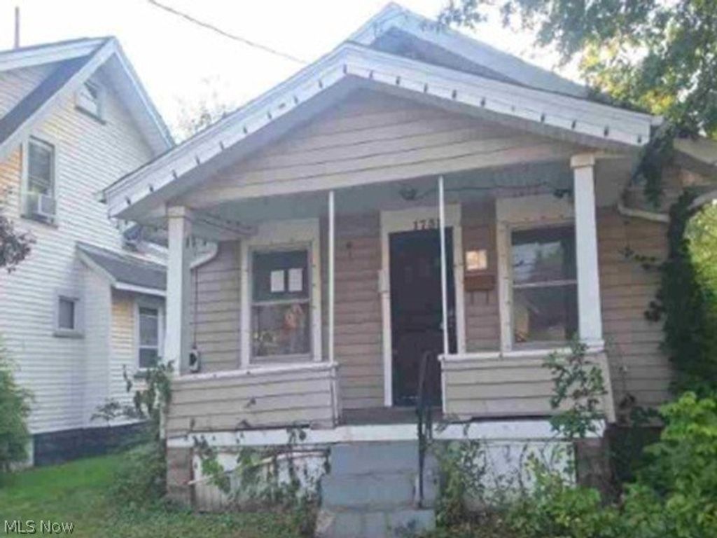 1738 Superior Avenue, Canton, OH 44705