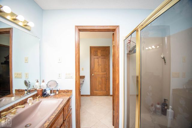 803 Lakeshore Drive E, Jonesboro, AR 72401