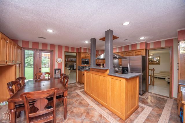 803 Lakeshore Drive E, Jonesboro, AR 72401