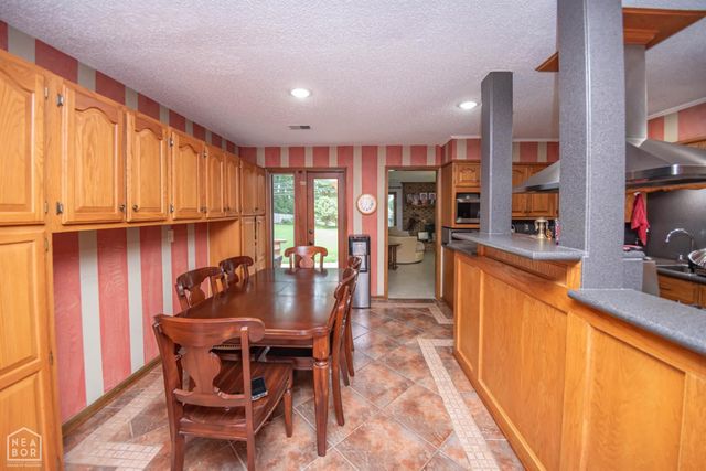 803 Lakeshore Drive E, Jonesboro, AR 72401