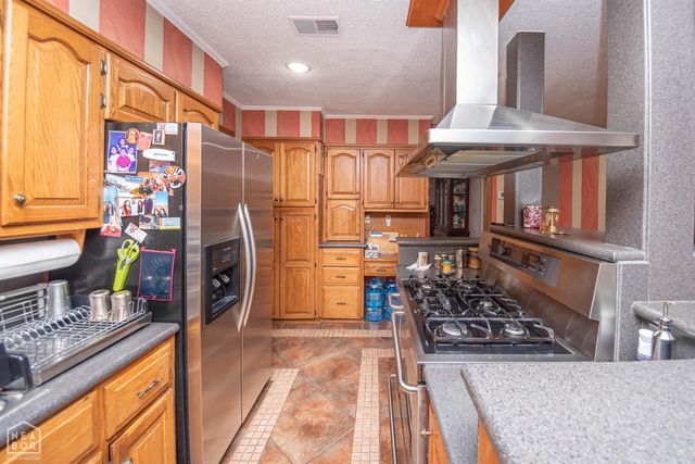 803 Lakeshore Drive E, Jonesboro, AR 72401