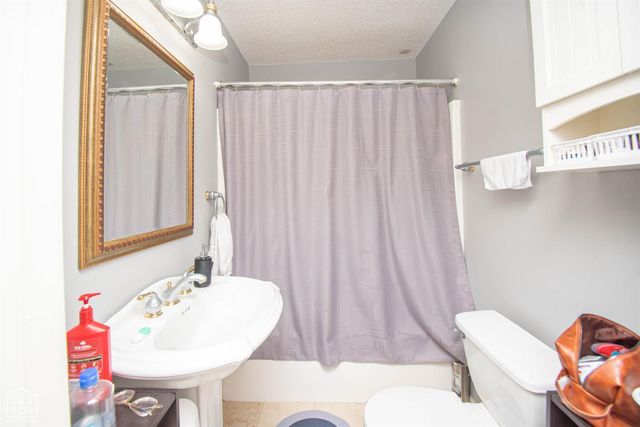 803 Lakeshore Drive E, Jonesboro, AR 72401