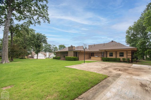 803 Lakeshore Drive E, Jonesboro, AR 72401
