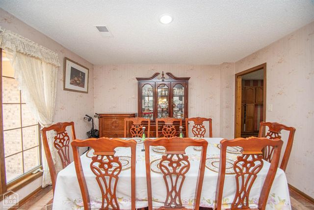 803 Lakeshore Drive E, Jonesboro, AR 72401