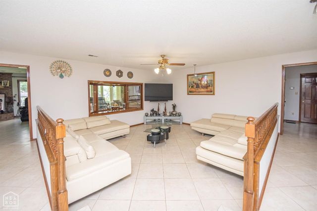 803 Lakeshore Drive E, Jonesboro, AR 72401