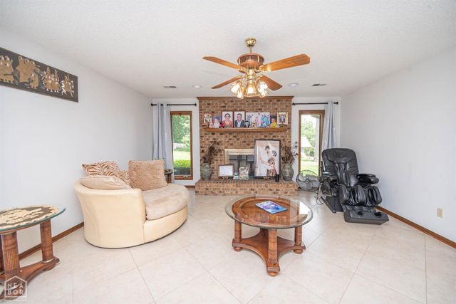 803 Lakeshore Drive E, Jonesboro, AR 72401