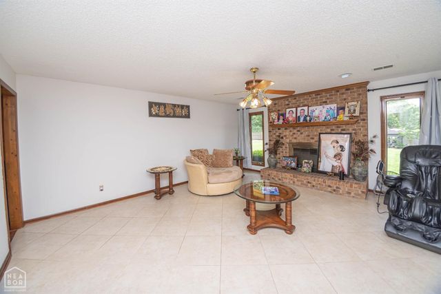 803 Lakeshore Drive E, Jonesboro, AR 72401