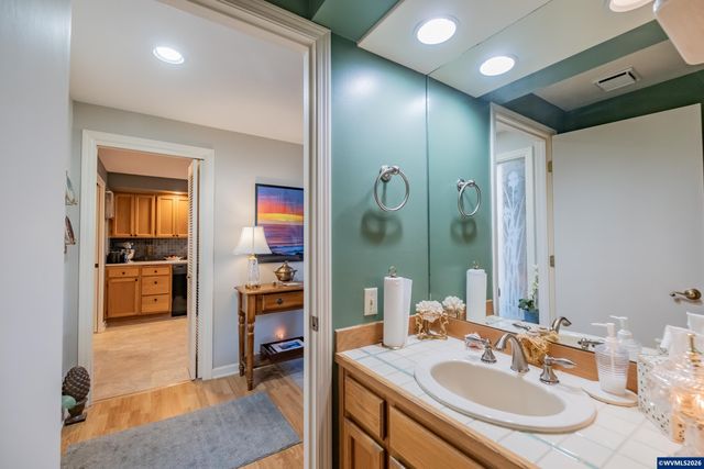 6182 Lakeshore Ct N, Keizer, OR 97303