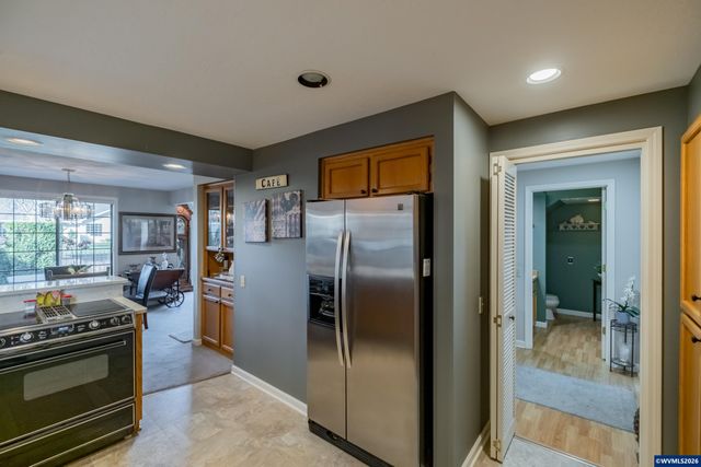 6182 Lakeshore Ct N, Keizer, OR 97303