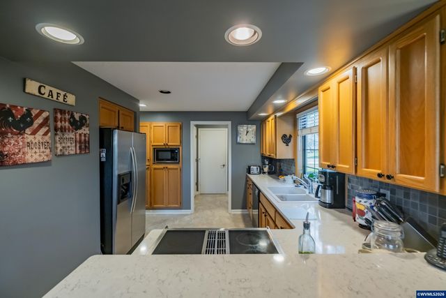 6182 Lakeshore Ct N, Keizer, OR 97303