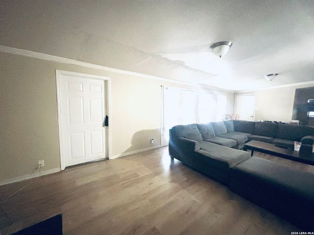 1923 Dahlgreen, San Antonio, TX 78237