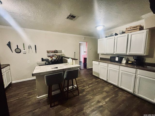 1923 Dahlgreen, San Antonio, TX 78237