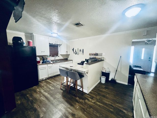 1923 Dahlgreen, San Antonio, TX 78237