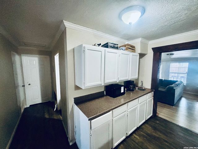 1923 Dahlgreen, San Antonio, TX 78237