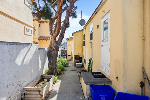 529 E Walnut, El Segundo, CA 90245
