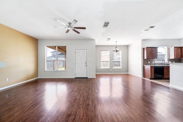 410 Crosby Village Drive, Crosby, TX 77532