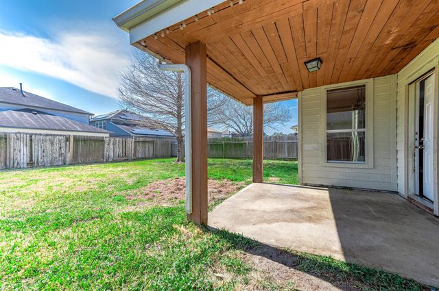 410 Crosby Village Drive, Crosby, TX 77532