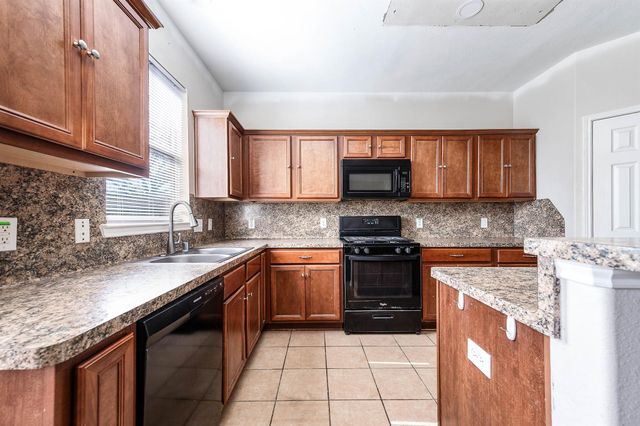 410 Crosby Village Drive, Crosby, TX 77532