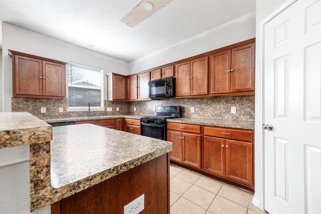 410 Crosby Village Drive, Crosby, TX 77532