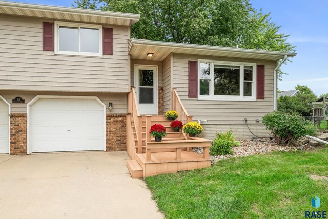 319 N Hagameyer Dr Drive, Tea, SD 57064