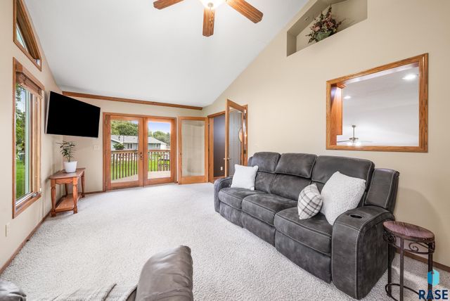 319 N Hagameyer Dr Drive, Tea, SD 57064