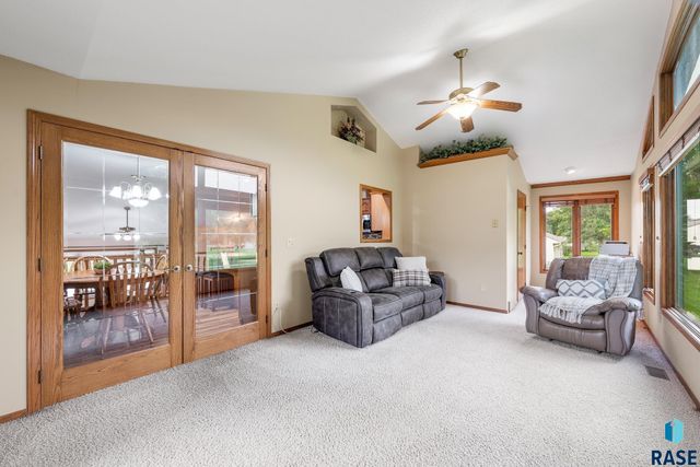 319 N Hagameyer Dr Drive, Tea, SD 57064