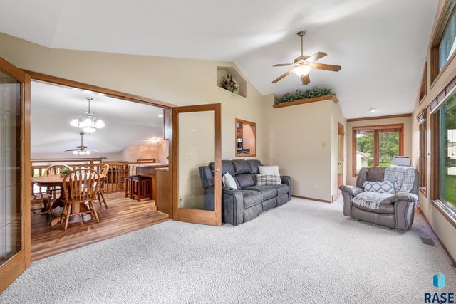 319 N Hagameyer Dr Drive, Tea, SD 57064
