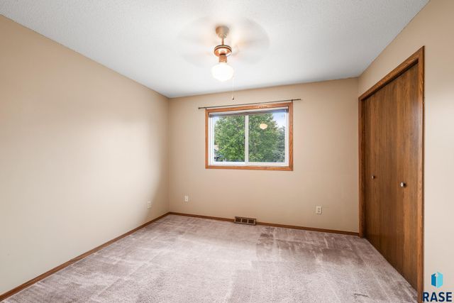 319 N Hagameyer Dr Drive, Tea, SD 57064