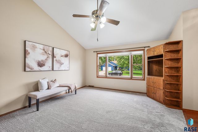 319 N Hagameyer Dr Drive, Tea, SD 57064