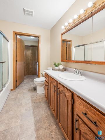 319 N Hagameyer Dr Drive, Tea, SD 57064
