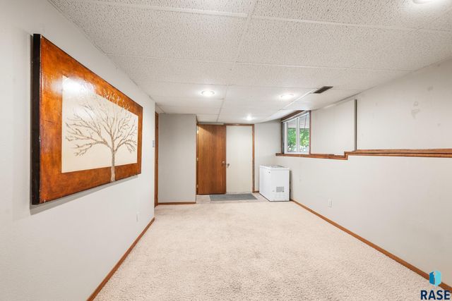 319 N Hagameyer Dr Drive, Tea, SD 57064