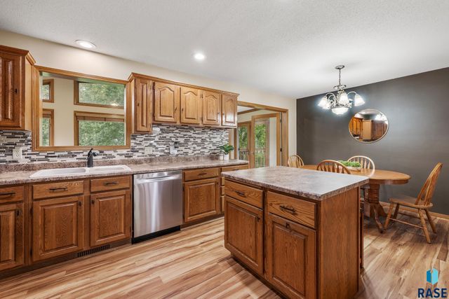 319 N Hagameyer Dr Drive, Tea, SD 57064