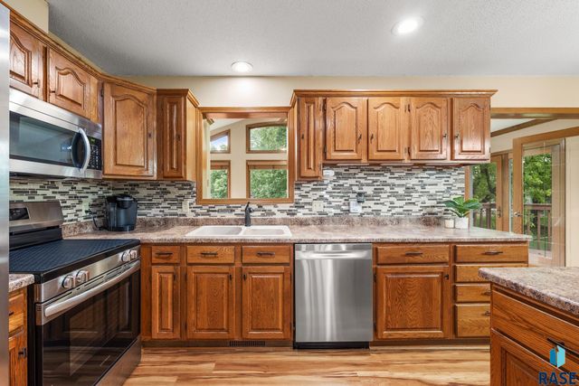 319 N Hagameyer Dr Drive, Tea, SD 57064