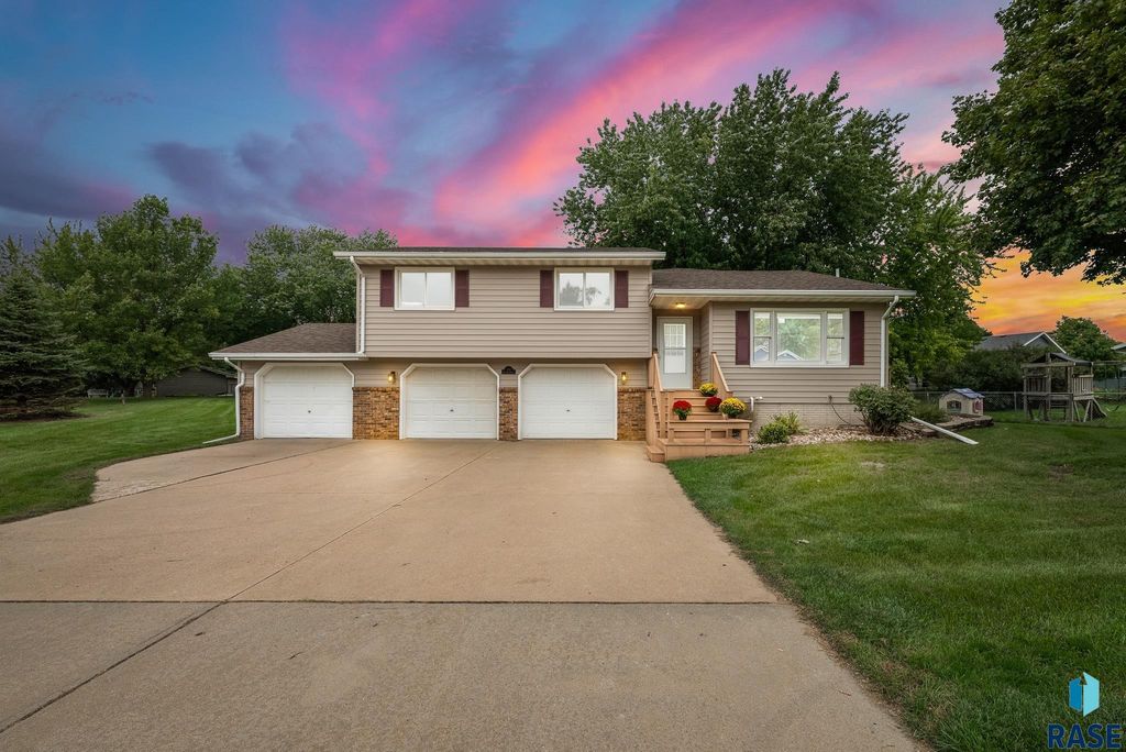 319 N Hagameyer Dr Drive, Tea, SD 57064