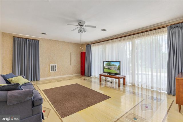 160 OLD MARTINSBURG RD, Shepherdstown, WV 25443