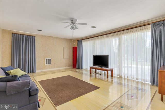 160 OLD MARTINSBURG RD, Shepherdstown, WV 25443