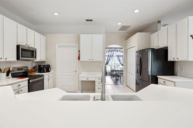 551 PRESTWICK DRIVE, Davenport, FL 33897