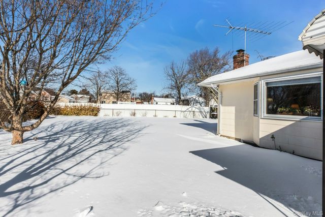 238 Loop Drive, Sayville, NY 11782