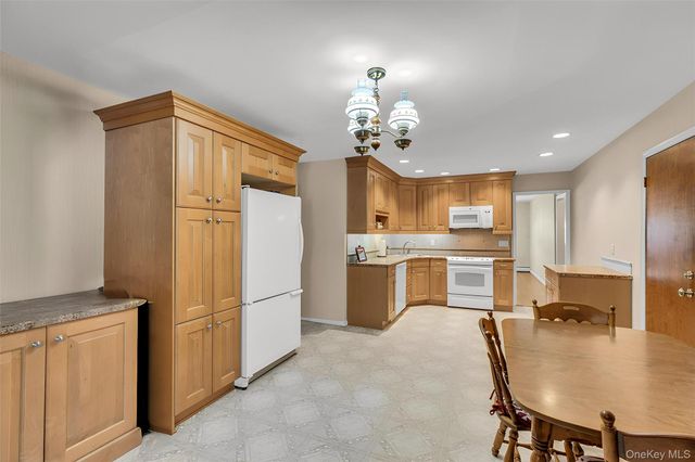 238 Loop Drive, Sayville, NY 11782