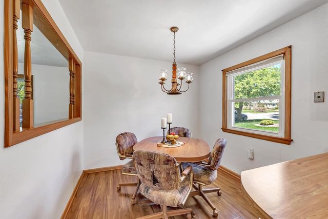 2032 Hillview DRIVE, Green Bay, WI 54302