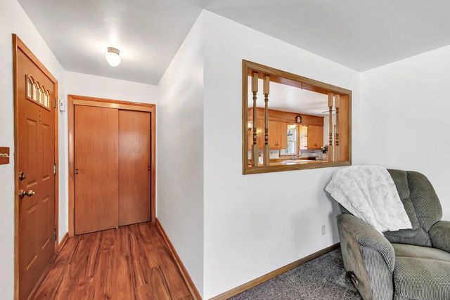 2032 Hillview DRIVE, Green Bay, WI 54302