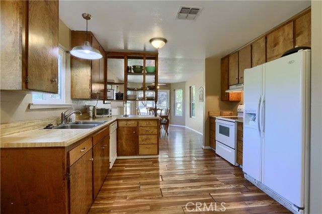 42896 Country Club Drive, Oakhurst, CA 93644