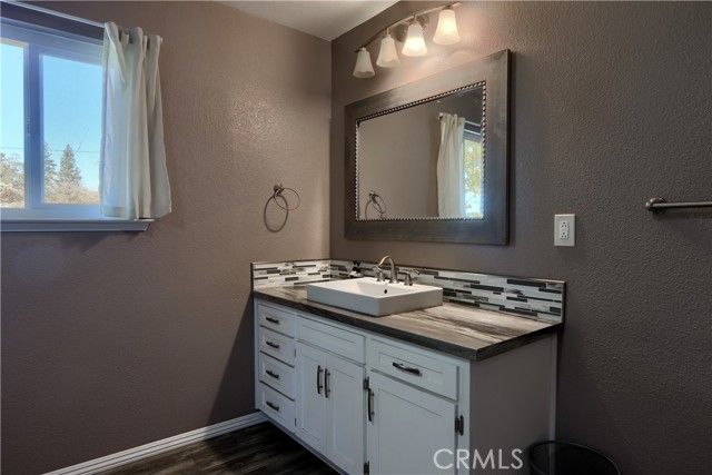 42896 Country Club Drive, Oakhurst, CA 93644