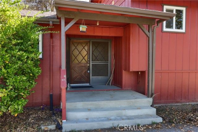 42896 Country Club Drive, Oakhurst, CA 93644