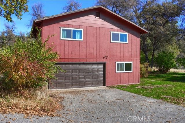 42896 Country Club Drive, Oakhurst, CA 93644