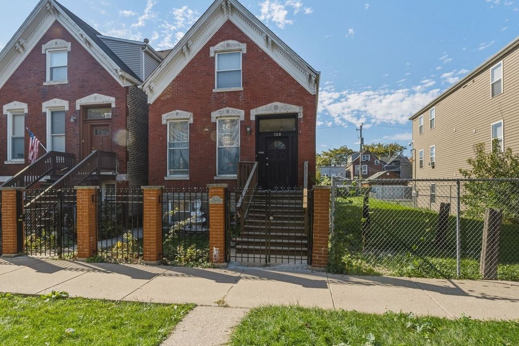 920 N Mozart Street, Chicago, IL 60622 — exterior