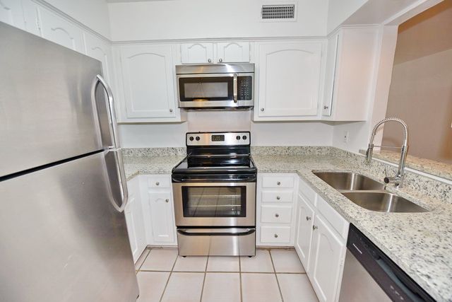 4818 Cole Avenue 104, Dallas, TX 75205