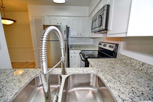 4818 Cole Avenue 104, Dallas, TX 75205